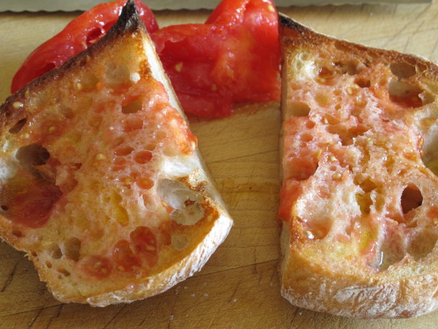Pan con Tomate 2.JPG